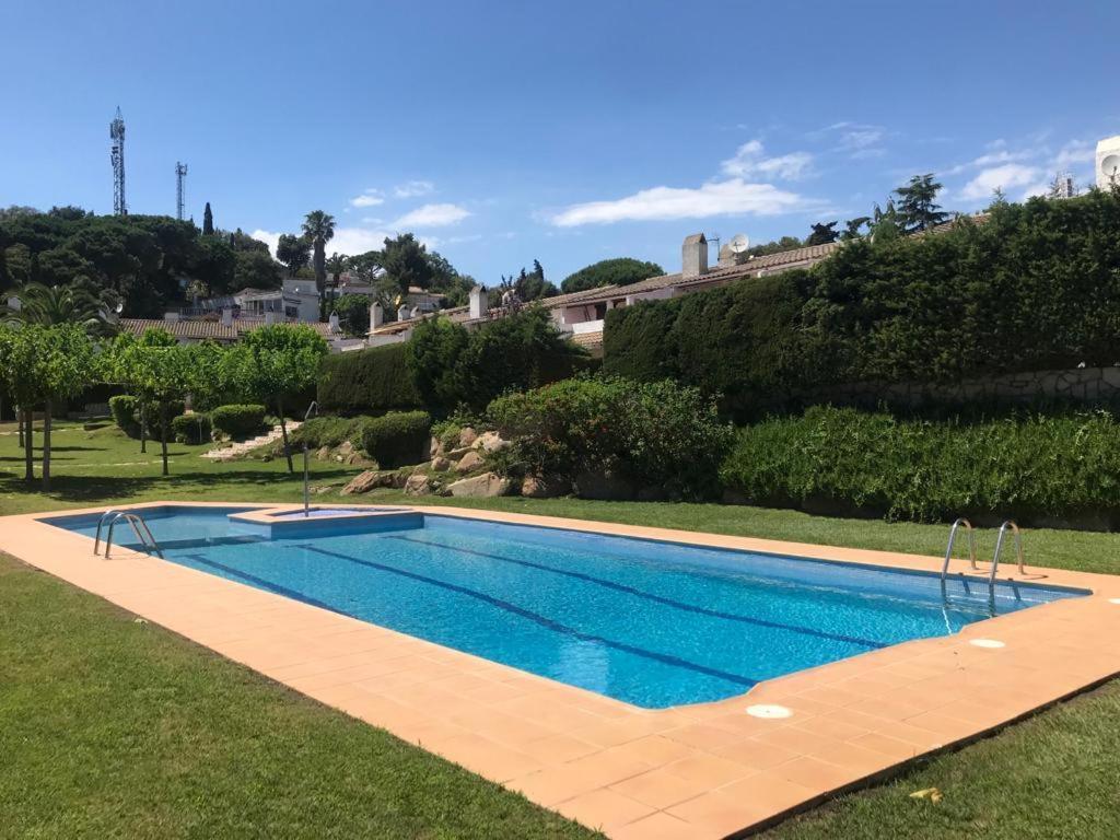 Casita Blanca Con Fibra Optica Y Piscina Cominutaria Villa Tossa de Mar Luaran gambar